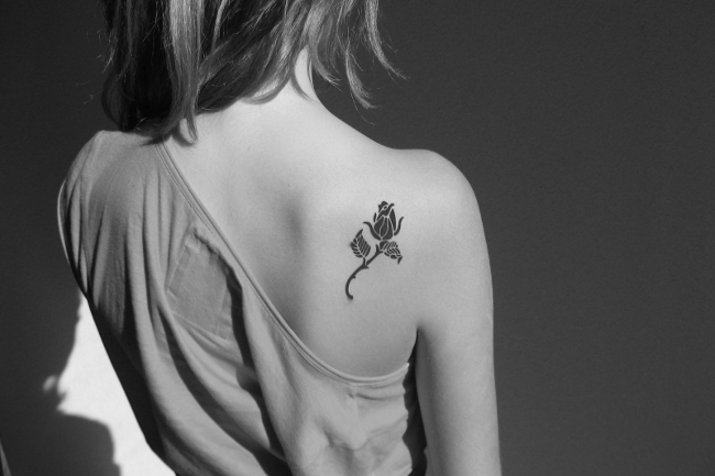 Blazen jas racket Rozen Tattoos en de betekenis - Tattoo Platform